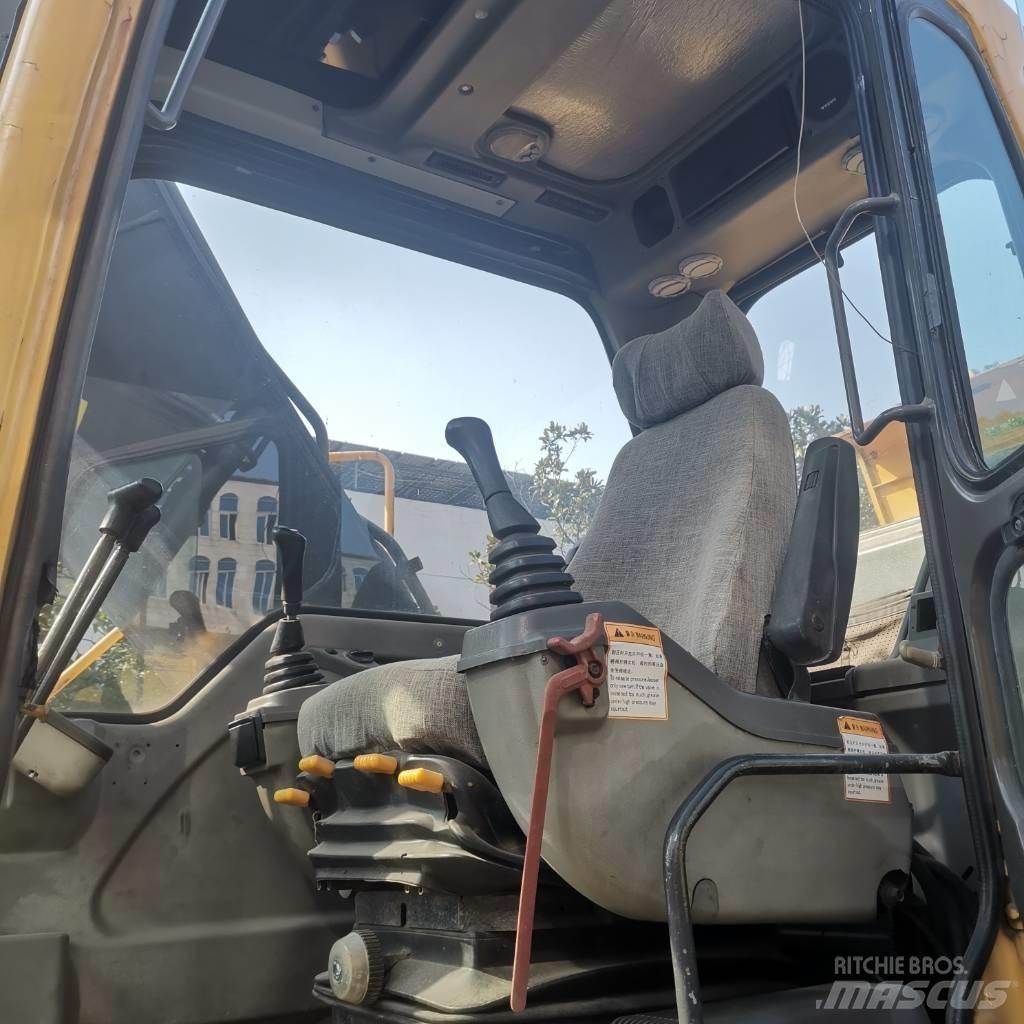Volvo EC 210 B LC Гусеничні екскаватори