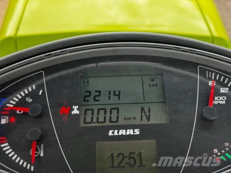 CLAAS AXION 870 Трактори