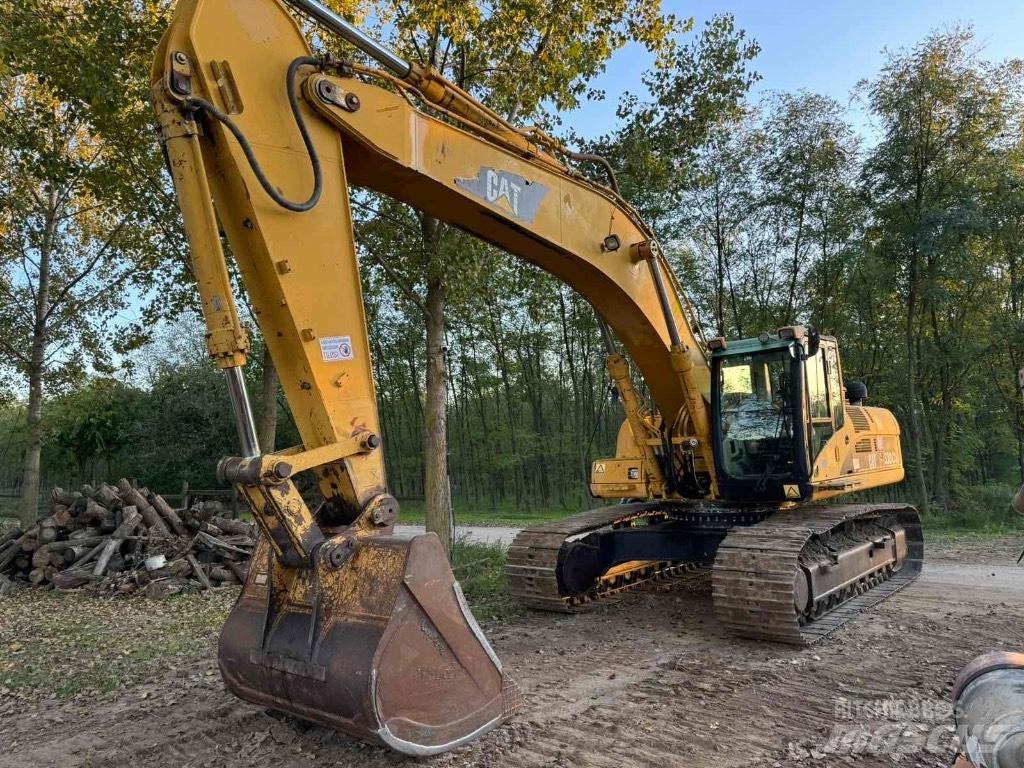CAT 330CL Гусеничні екскаватори