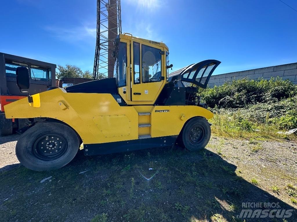 Bomag BW24RH Пневматичні катки