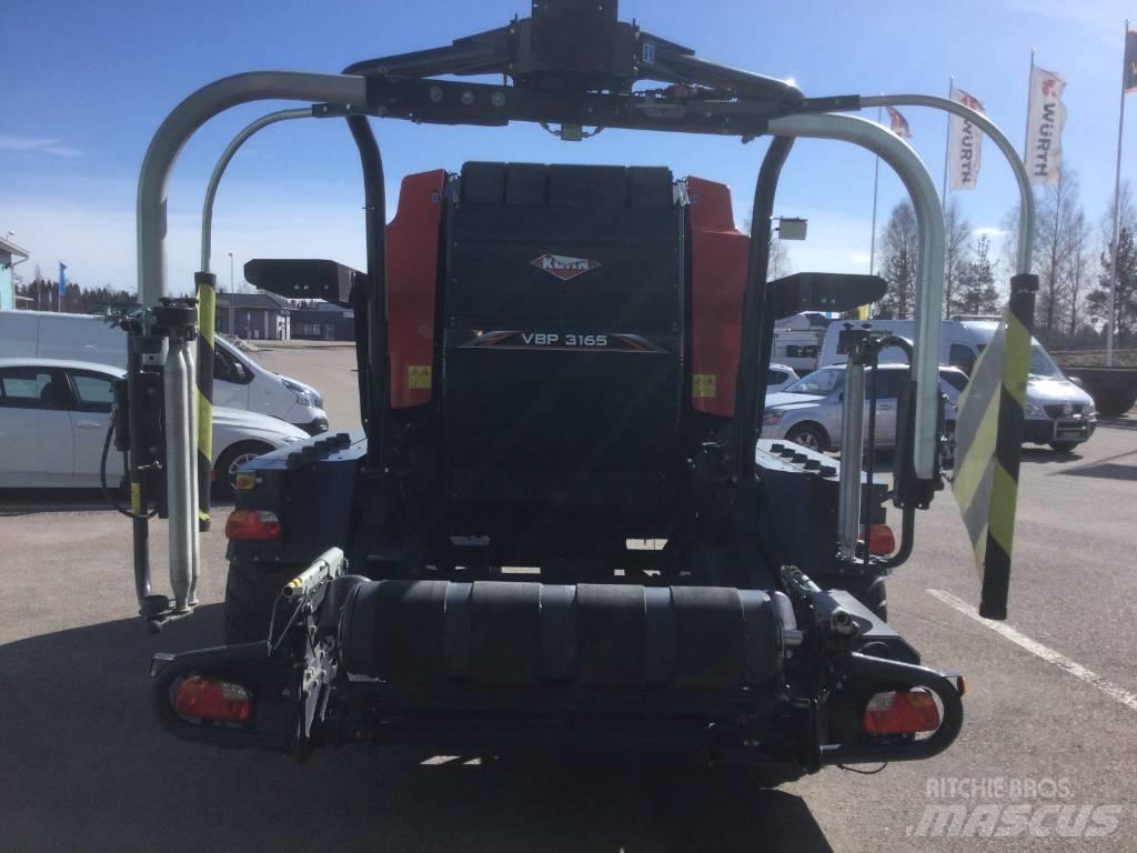 Kuhn 3165 Рулонні прес-підбирачі