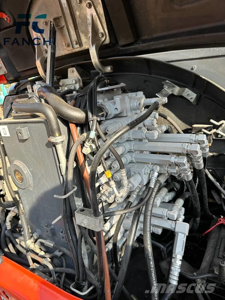 Kubota KX 165 Гусеничні екскаватори