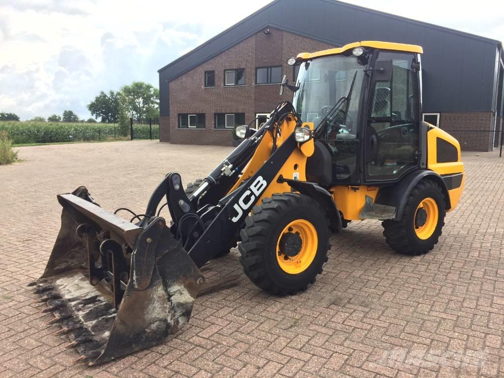 JCB 406 Фронтальні навантажувачі