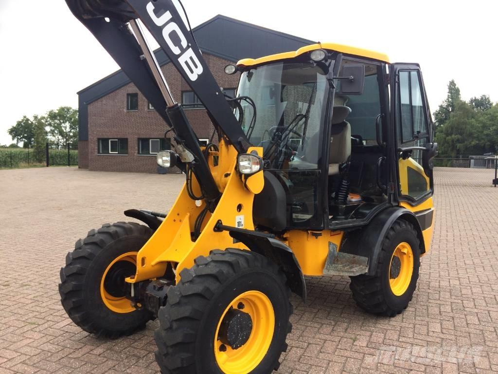 JCB 406 Фронтальні навантажувачі