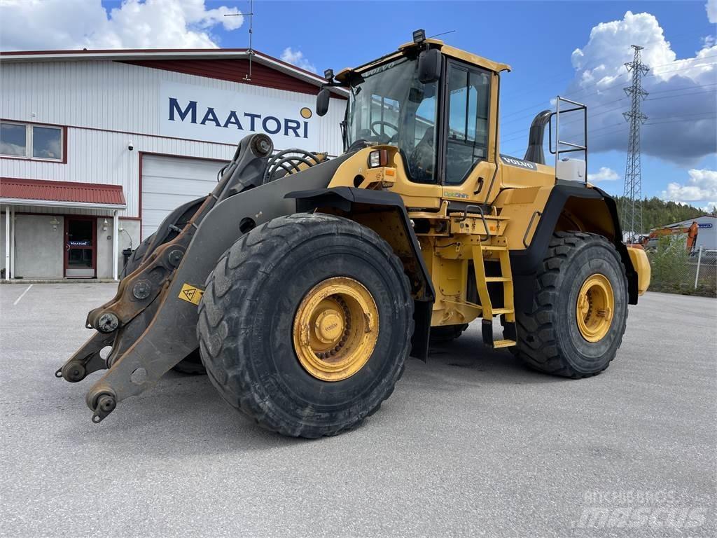Volvo L220G Фронтальні навантажувачі
