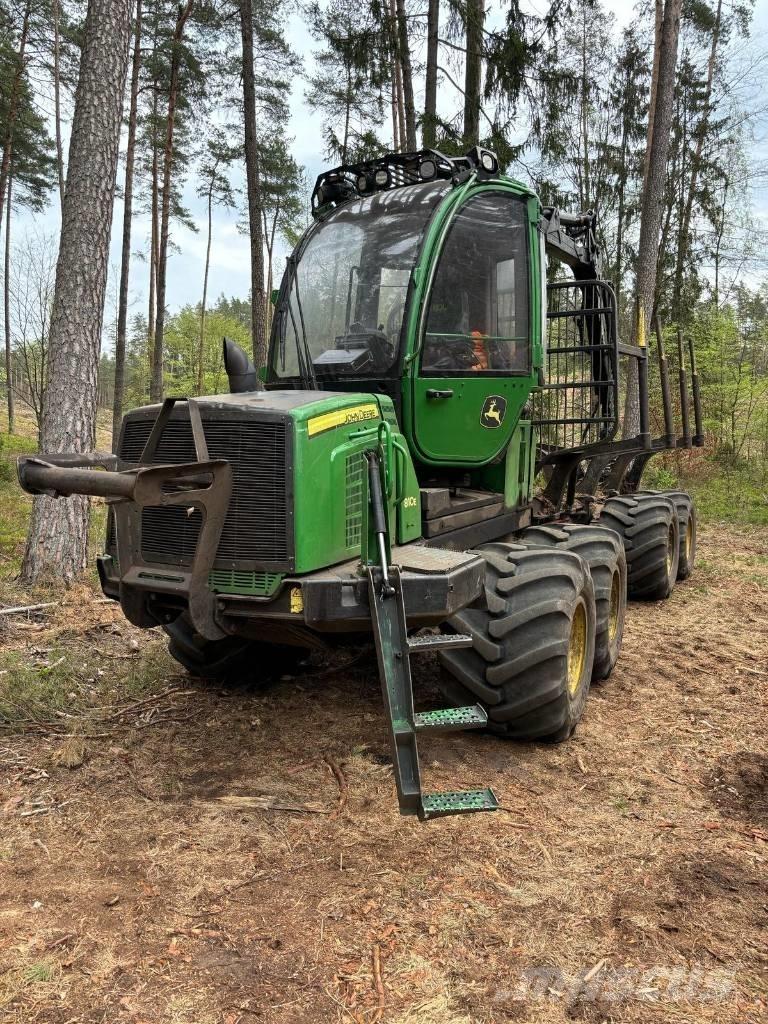 John Deere 810 E Форвардери