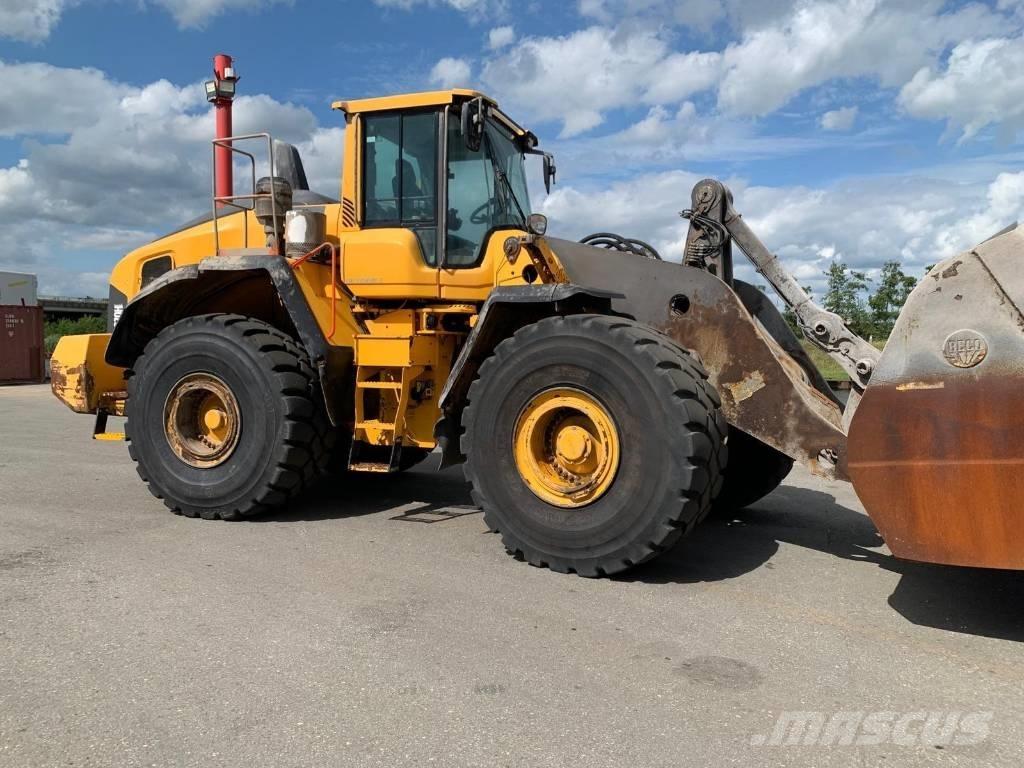 Volvo L 220 H Фронтальні навантажувачі