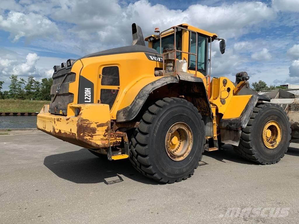 Volvo L 220 H Фронтальні навантажувачі