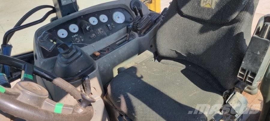 CAT 432 D 4x4 Екскаватори-навантажувачі