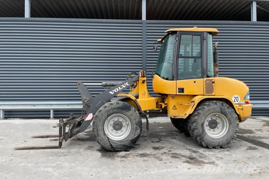Volvo L 30 ZX Фронтальні навантажувачі