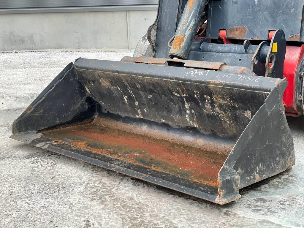 JCB R260 Міні-навантажувачі