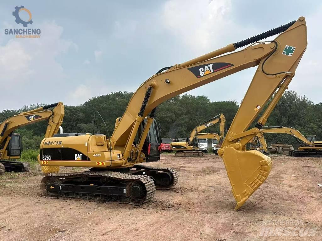 CAT 325 CL Гусеничні екскаватори