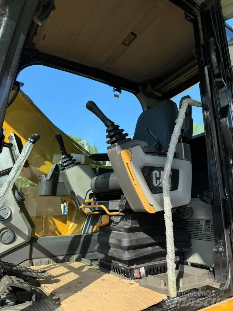 CAT 320 GC Гусеничні екскаватори