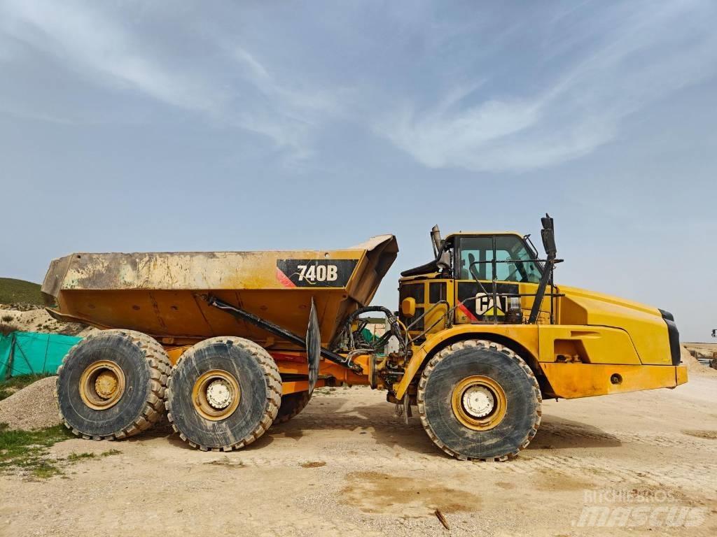 CAT 740B Зчленовані самоскиди