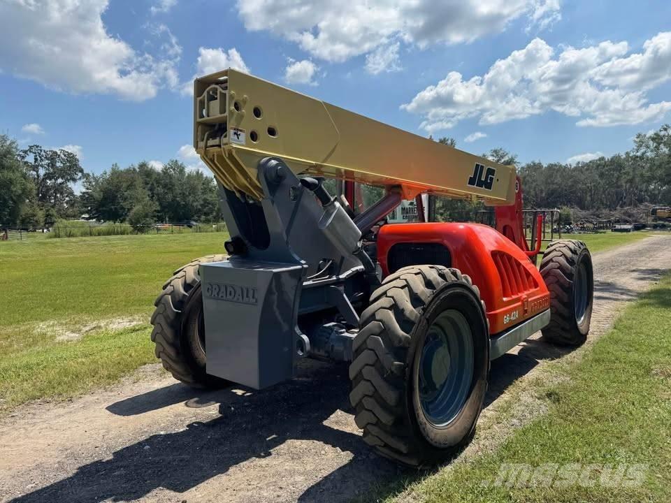 JLG G 6-42 Телескопічні навантажувачі