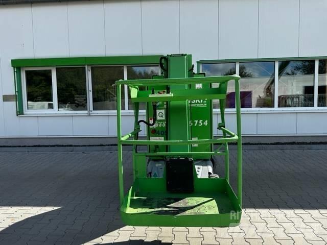 Haulotte Star 10 Компактні самохідні стрілові підйомники