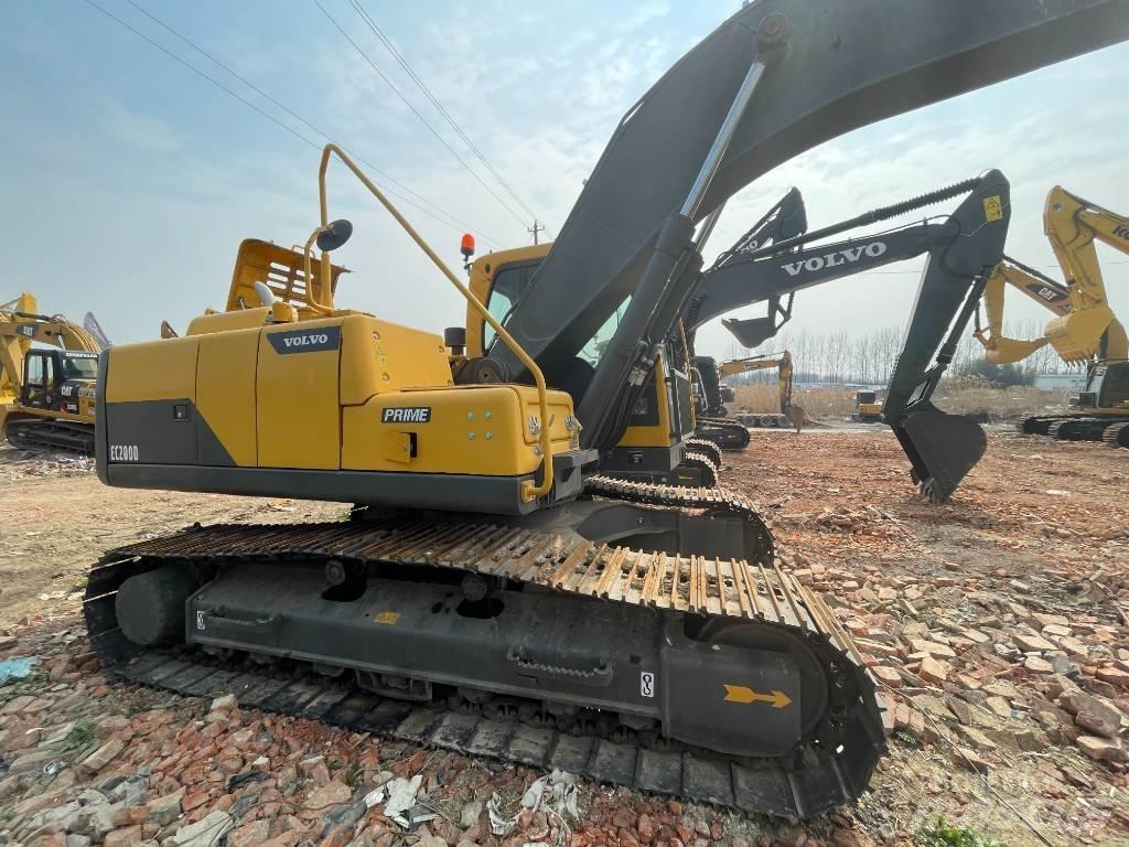 Volvo EC 200 Гусеничні екскаватори