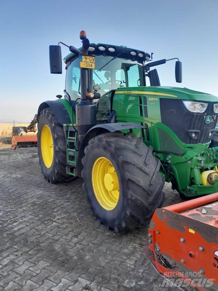 John Deere 6250R Трактори