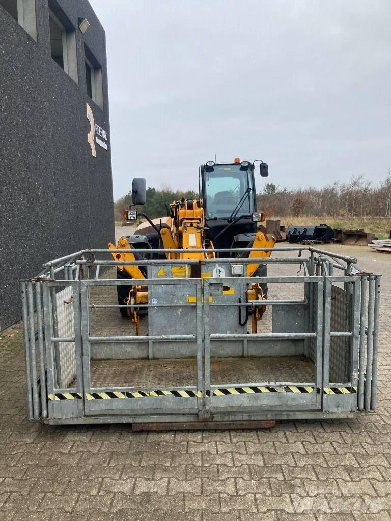 JCB 540-140 Телескопічні навантажувачі