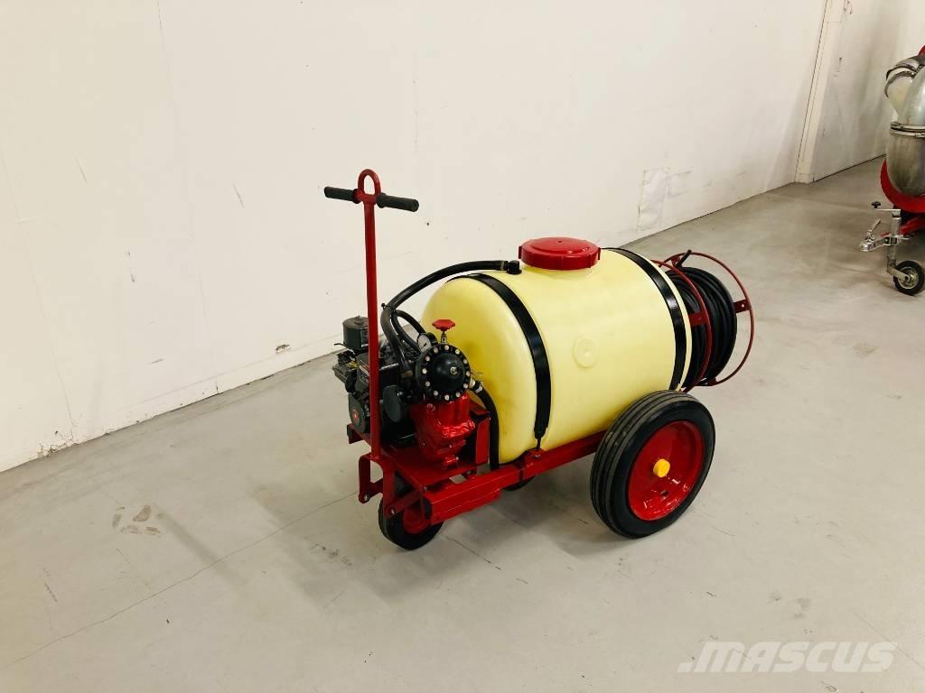 Hardi TR3-200 Причіпні обприскувачі