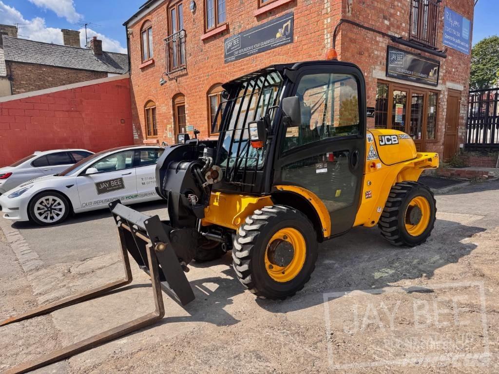 JCB 520-40 Телескопічні навантажувачі