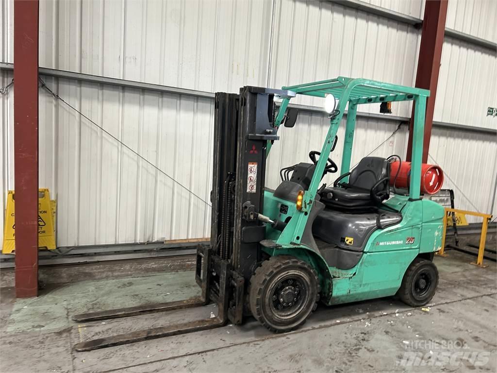 Mitsubishi FG25NT Газові навантажувачі