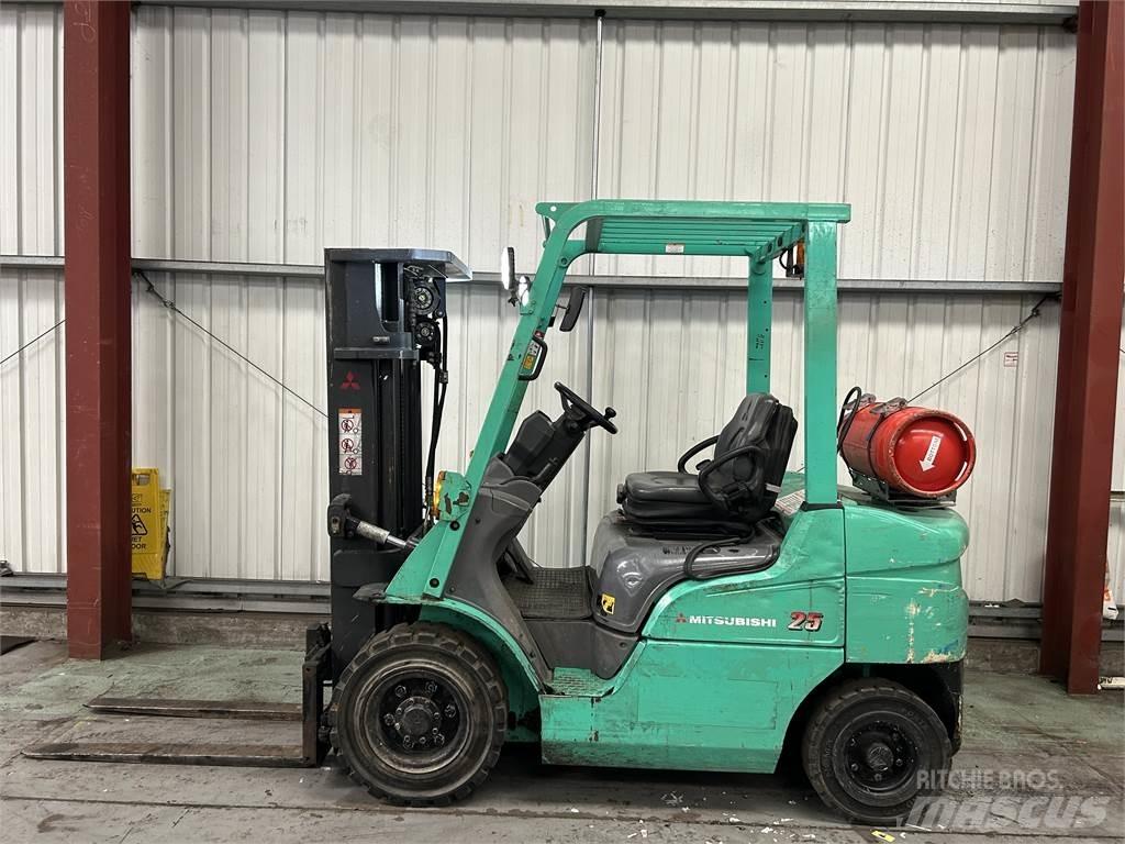 Mitsubishi FG25NT Газові навантажувачі