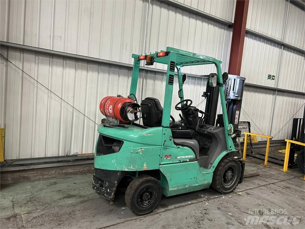 Mitsubishi FG25NT Газові навантажувачі