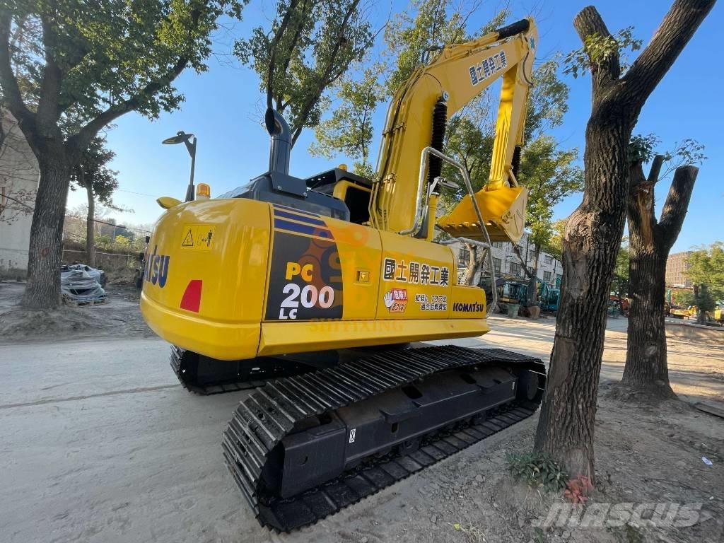 Komatsu PC 200-8 Гусеничні екскаватори