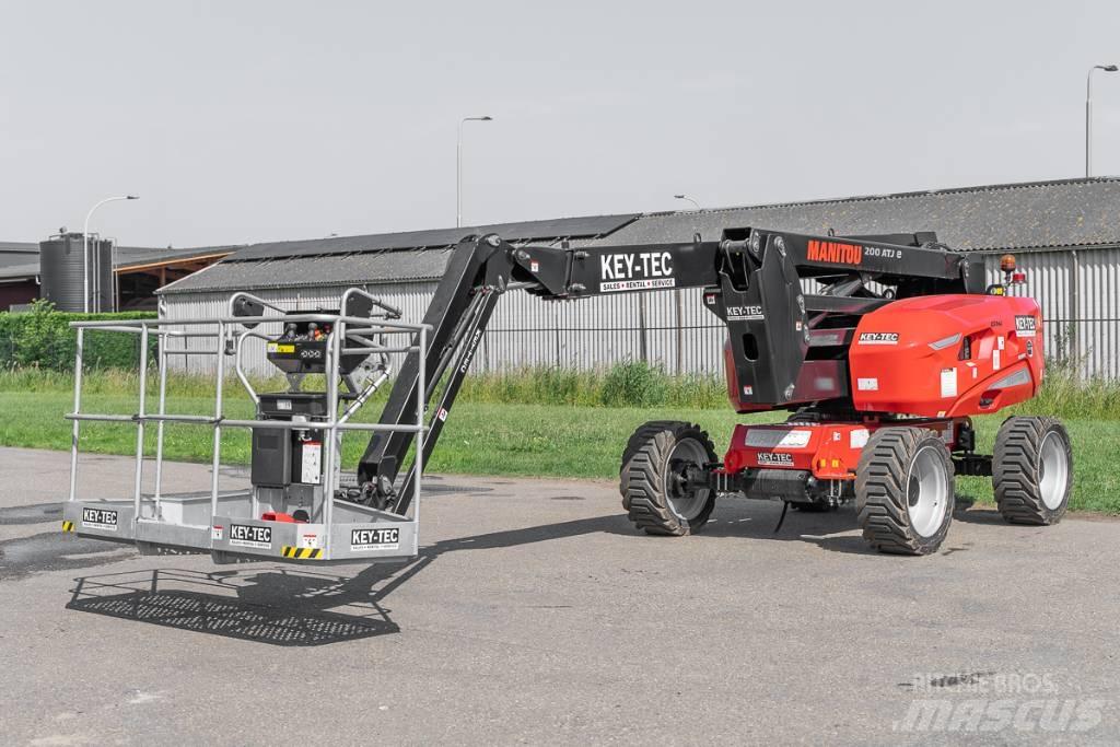 Manitou 200 ATJ e Колінчаті підйомники
