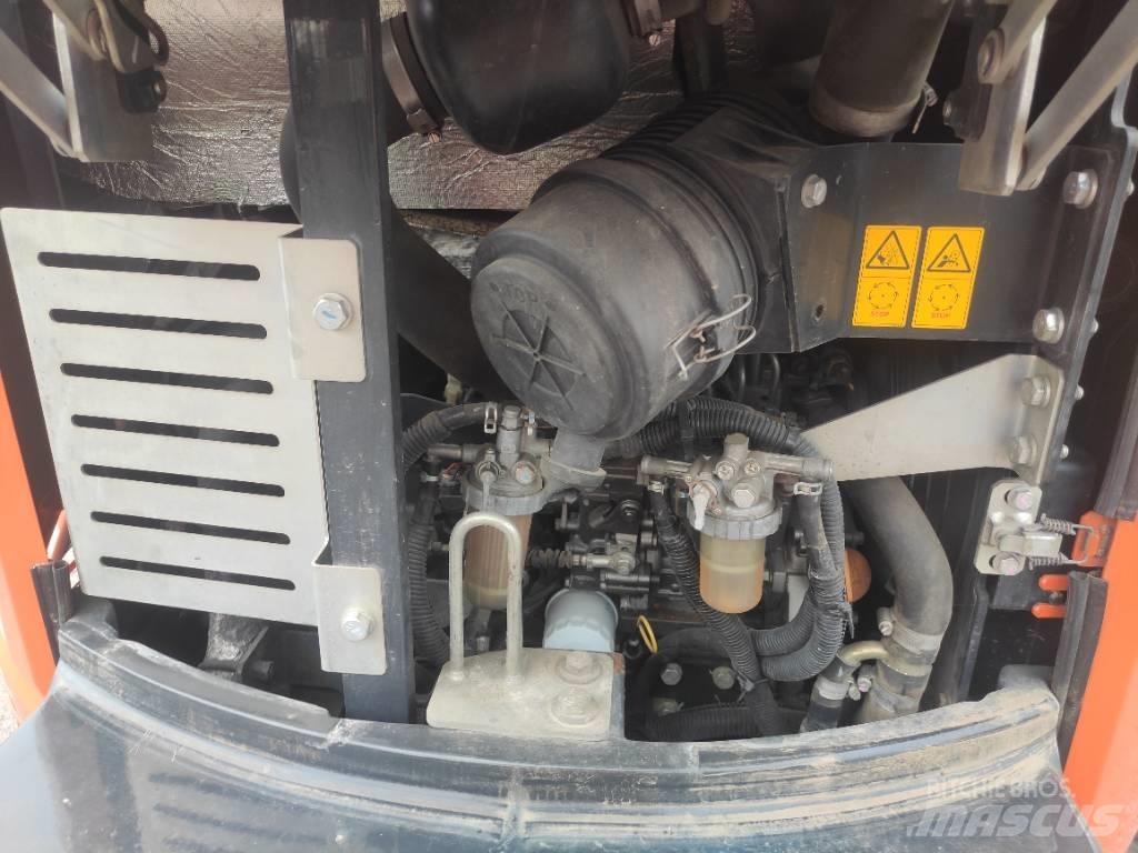 Hitachi ZX 26 U-6 Міні-екскаватори < 7т