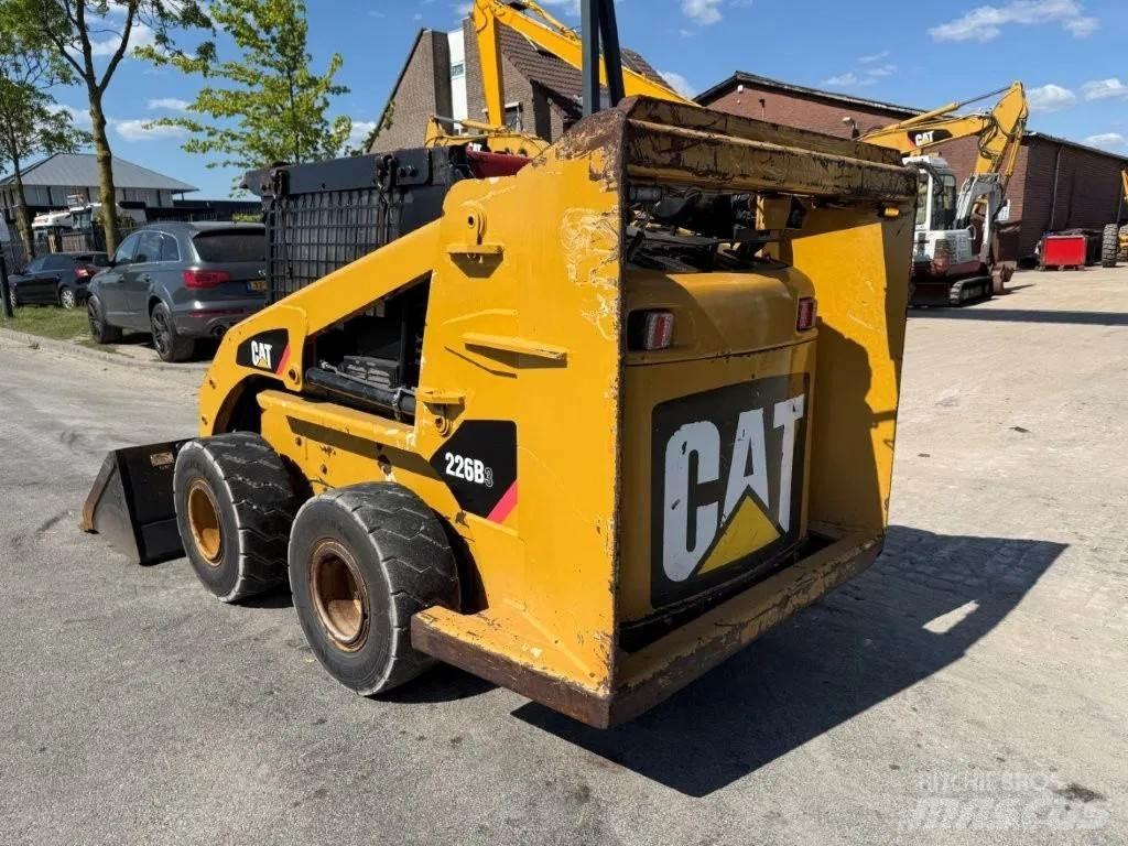 CAT 226B3 Turbo Міні-навантажувачі