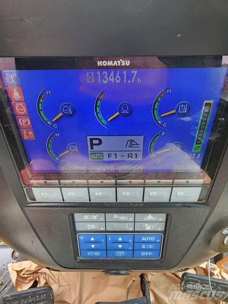 Komatsu D 65 PX-17 Гусеничні бульдозери