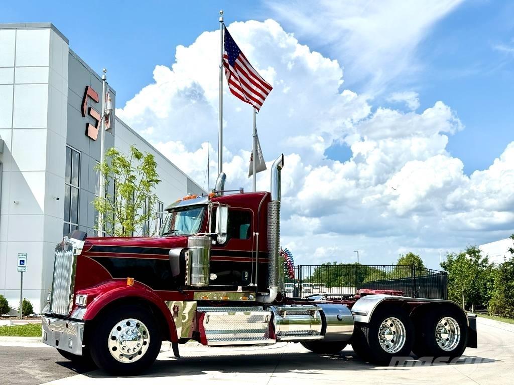Kenworth W900 Тягачі