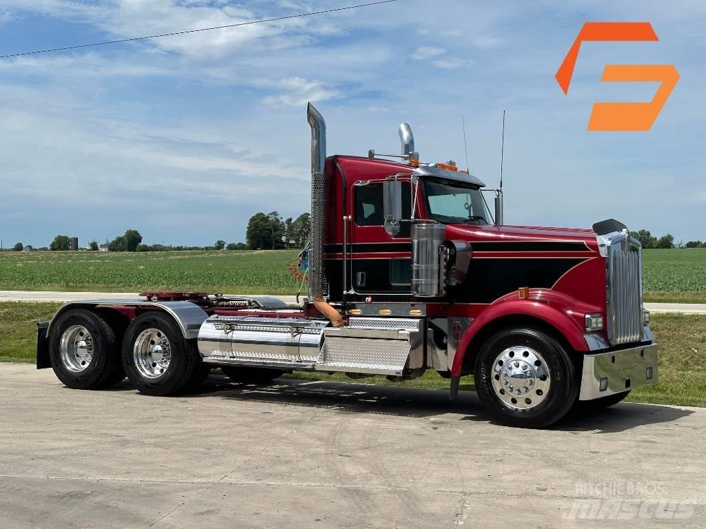 Kenworth W900 Тягачі