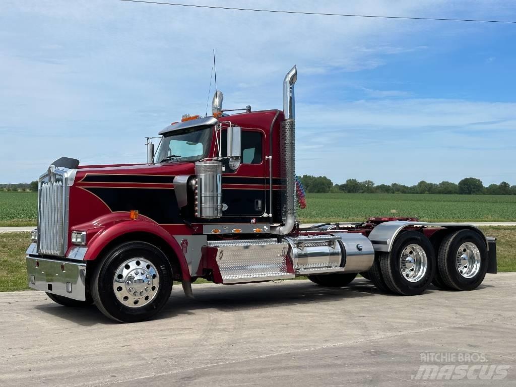 Kenworth W900 Тягачі