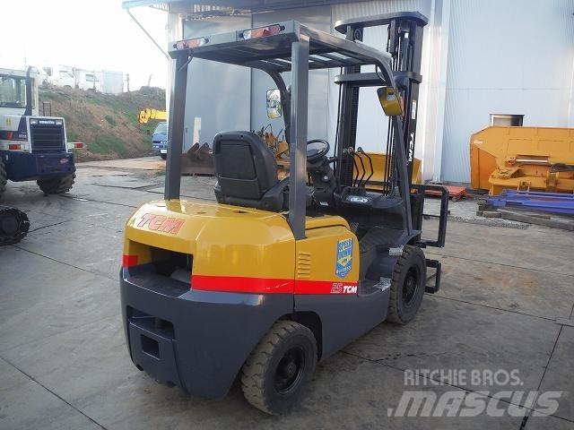 TCM FD25T3 Дизельні навантажувачі