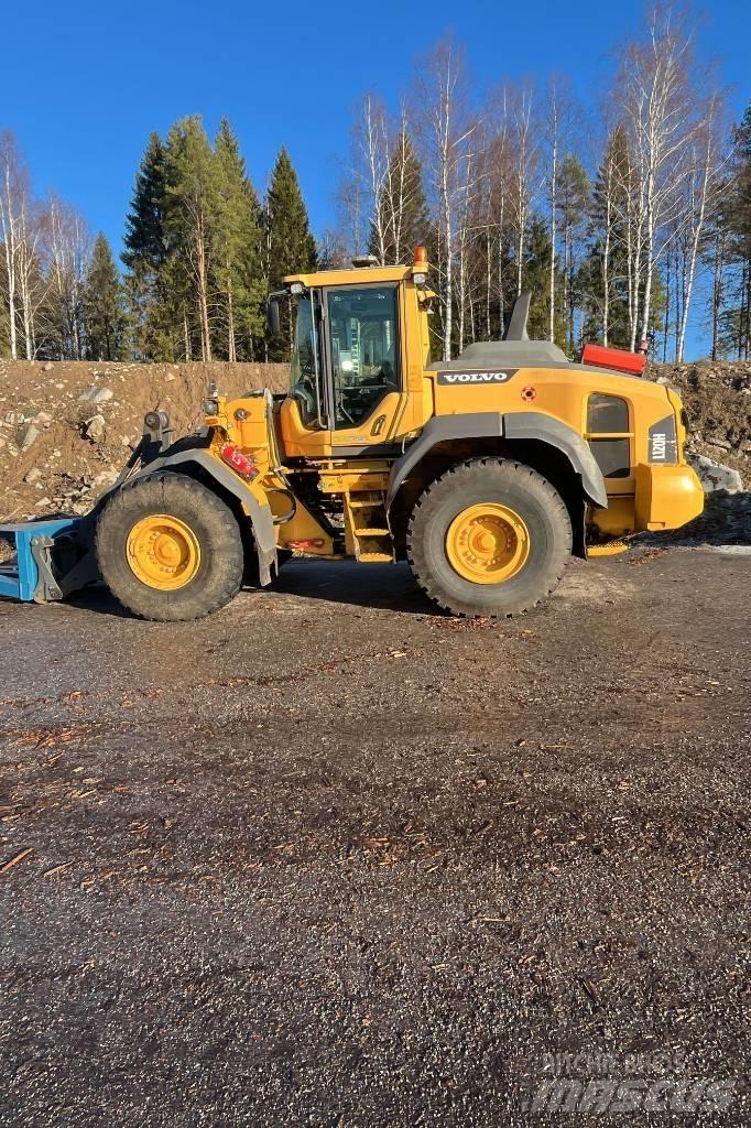 Volvo L 120 H Фронтальні навантажувачі