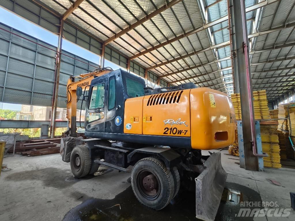 Hyundai R210w-7 Колісні екскаватори