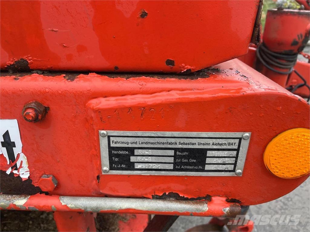 Unsinn RF-8 Прийомні бункери