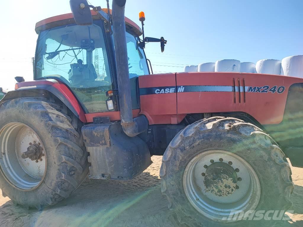 Case IH MX 240 Трактори
