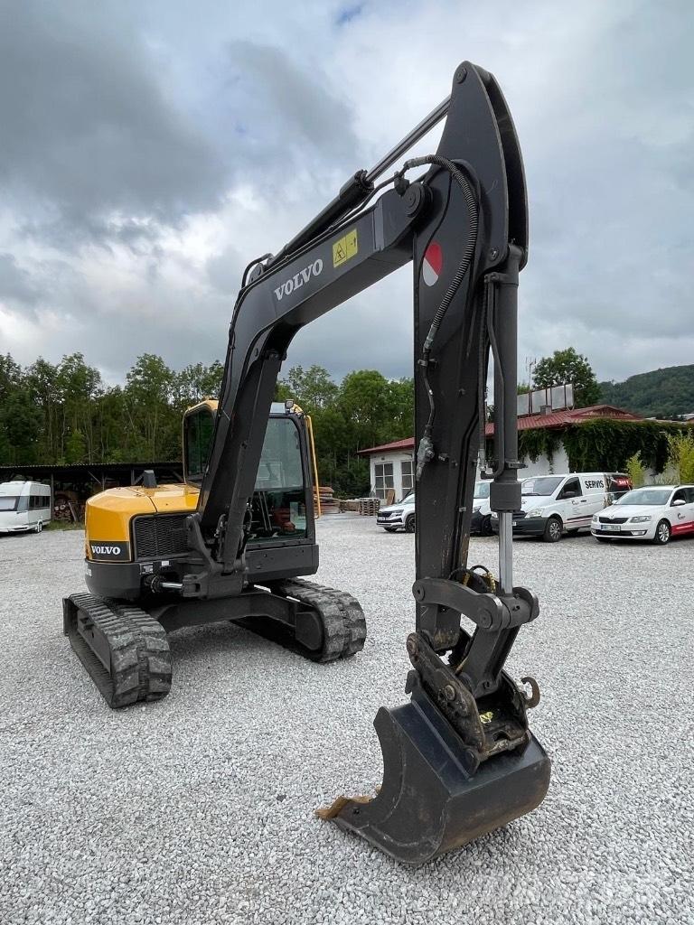 Volvo ECR88D Середні екскаватори 7т. - 12т.