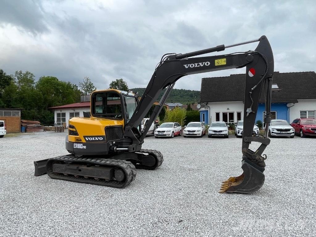 Volvo ECR88D Середні екскаватори 7т. - 12т.