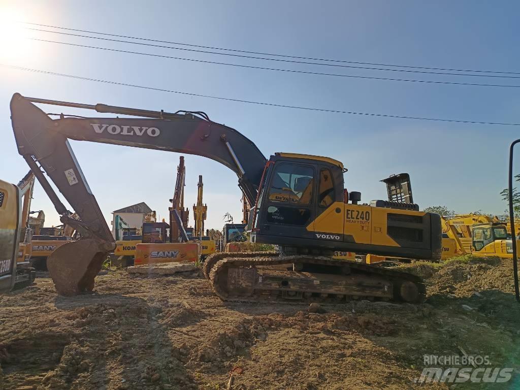 Volvo EC 240 Гусеничні екскаватори