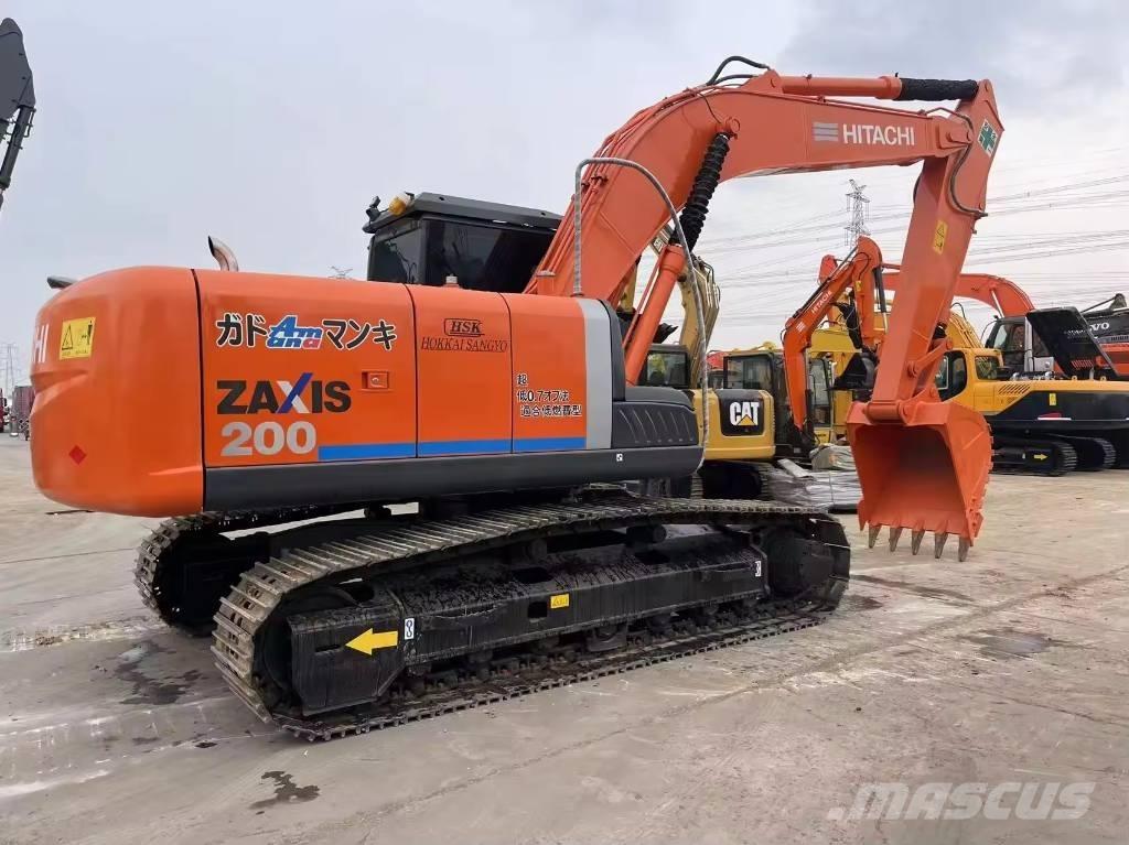Hitachi ZX 200 Гусеничні екскаватори
