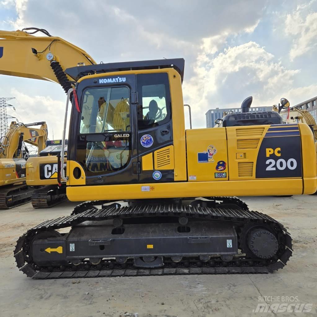Komatsu PC 200-8 Гусеничні екскаватори