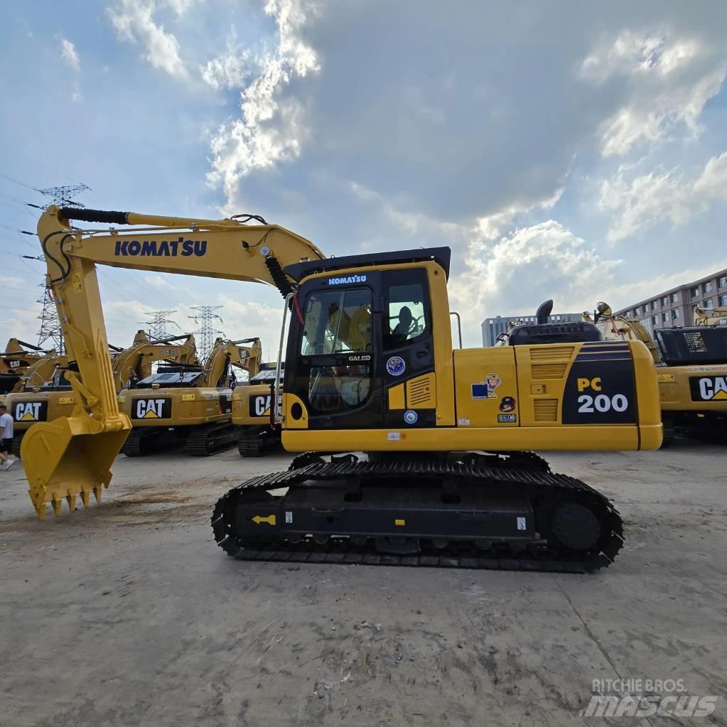 Komatsu PC 200-8 Гусеничні екскаватори