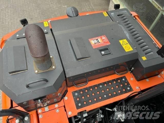 Hitachi ZX 140 W-6 Колісні екскаватори