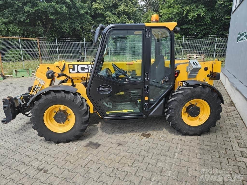JCB 525-60 Телескопічні навантажувачі