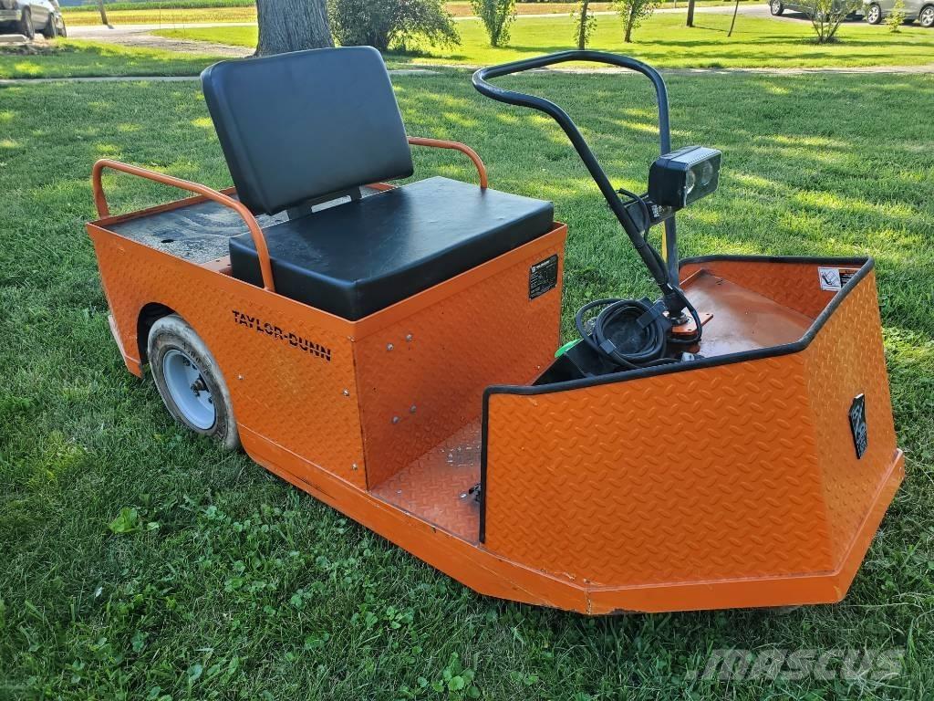 Taylor-Dunn SS536 Тягачі колісні